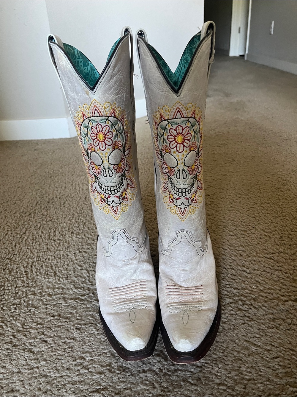 Corral White Embroidered Sugar Skull Western Boots